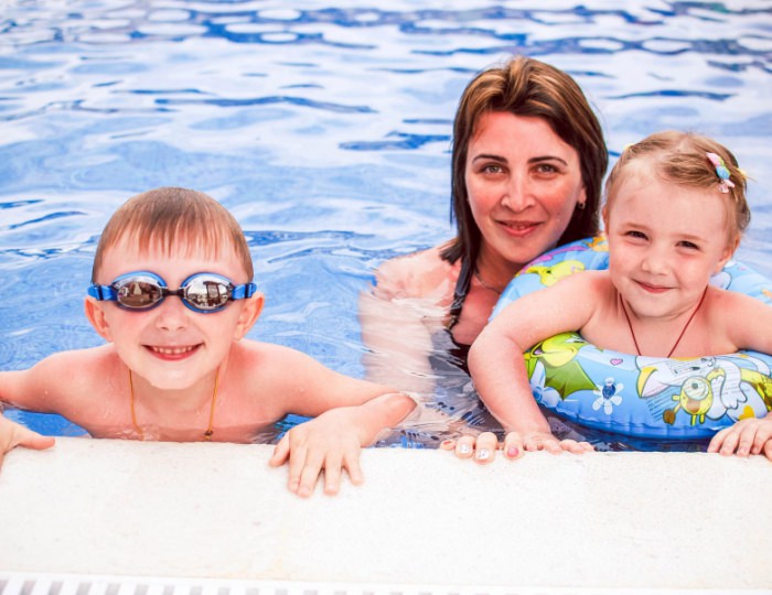 Детская секция в бассейне - Гостиничный комплекс «Эмеральд»