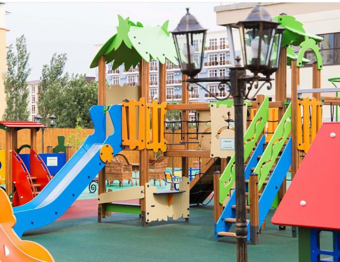 Детская площадка - Гостиничный комплекс «Эмеральд»